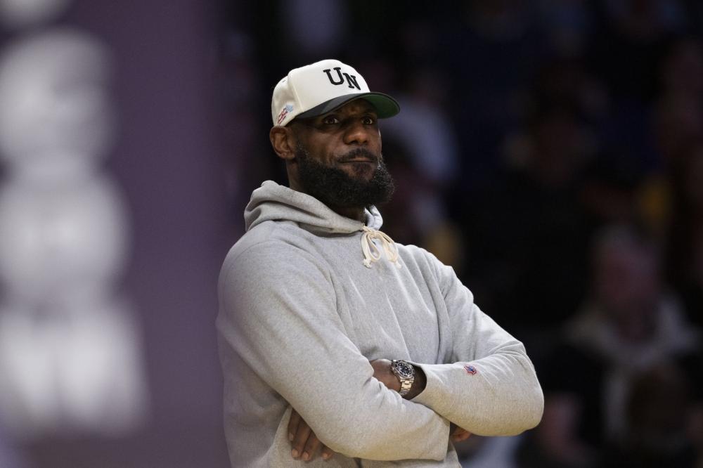 汉密尔顿夺得F1中国大奖赛冲刺赛冠军央视体育.