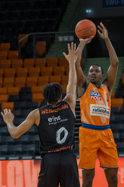 许多俱乐部 许多俱乐部